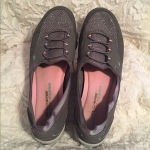 Sketchers Memory Foam Breathable Sneaker Size 10